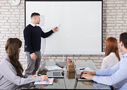 Ä¥ÆÇ ¾Õ¿¡ ¼¼ °ÀǸ¦ ÇÏ´Â °»ç´Ô